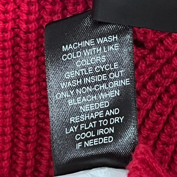 Torrid 'Jester Red' Ribbed Semi-Cropped Pullover Sweater in Size 2 (2X | 18/20) - Picture 16 of 16